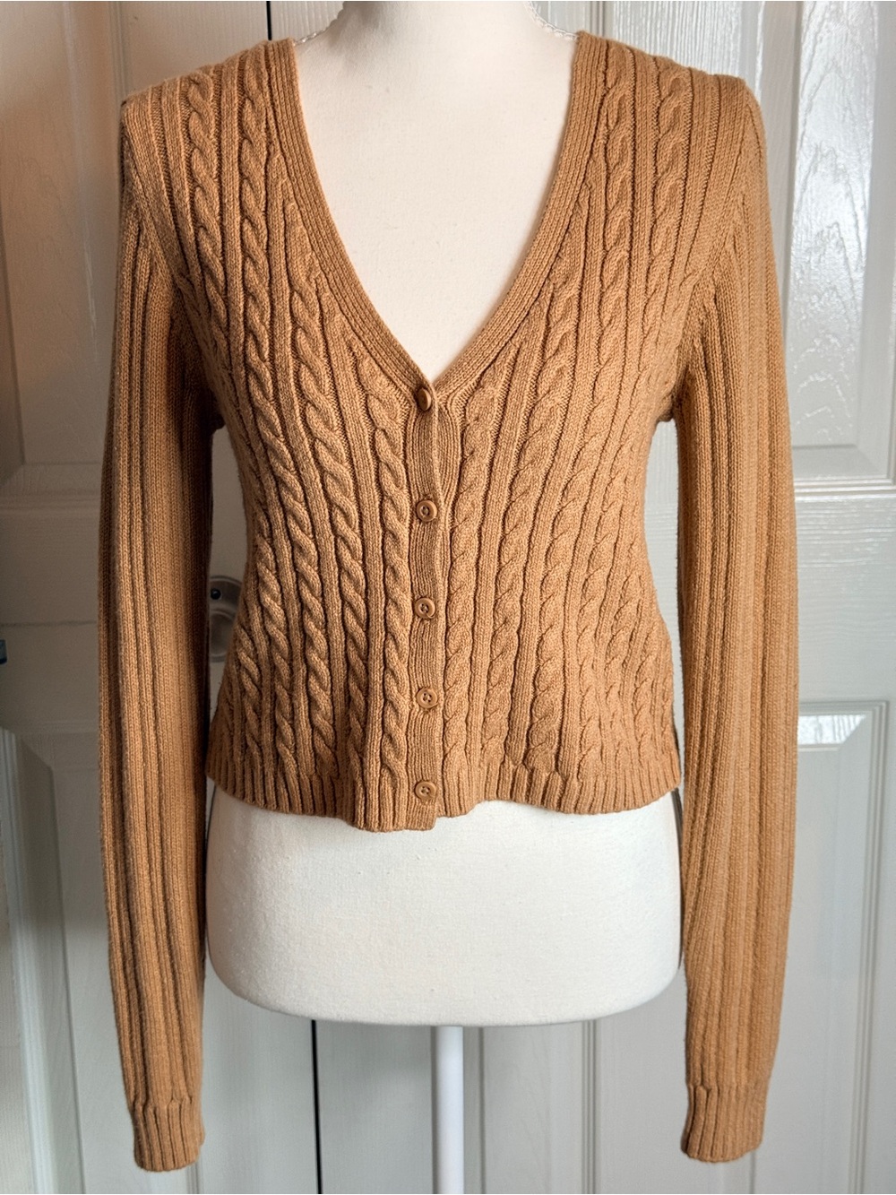 Hollister Cable Knit Cropped Cardigan V-Neck Camel Tan Sweater Large